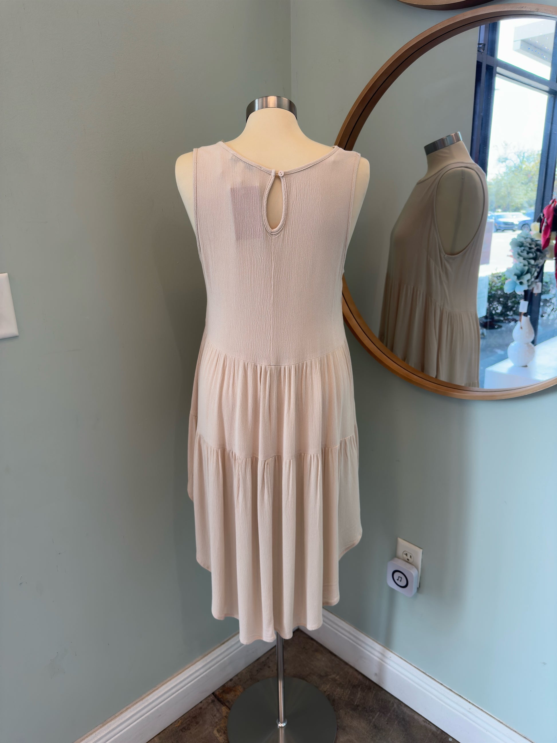 Sleeveless Tiered Highlow top