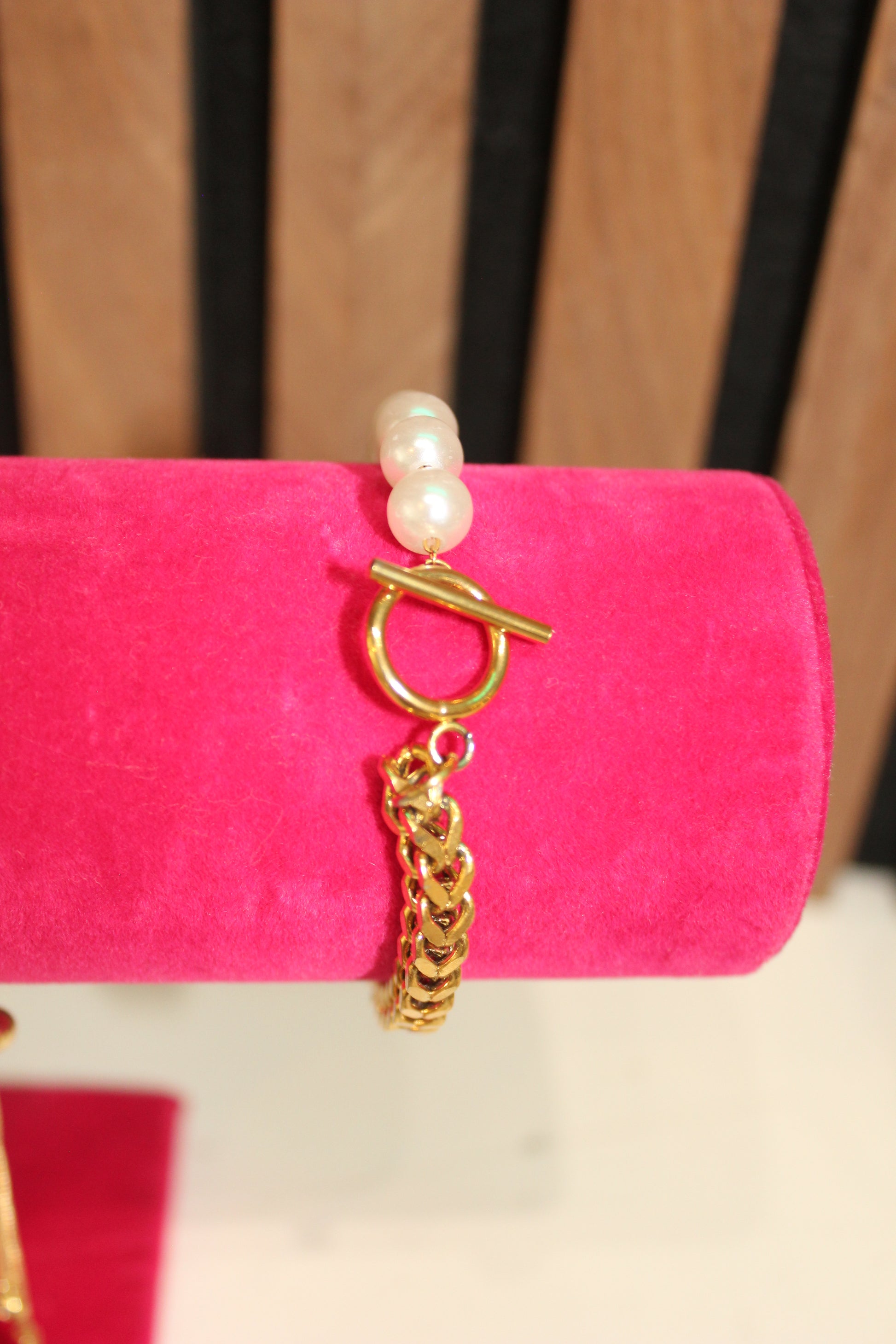 Pearl & Chain Toggle Bracelet