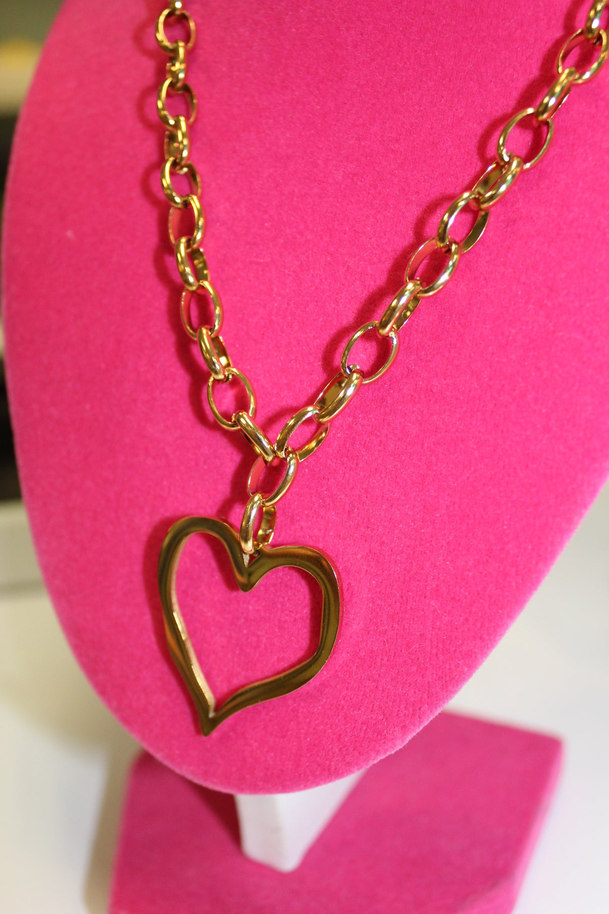 Hollow Heart Link Necklace