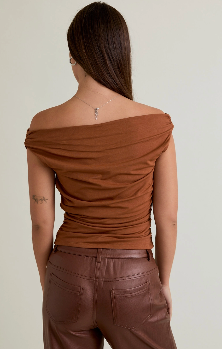 OFF THE SHOULDER TOP WITH RUCHING