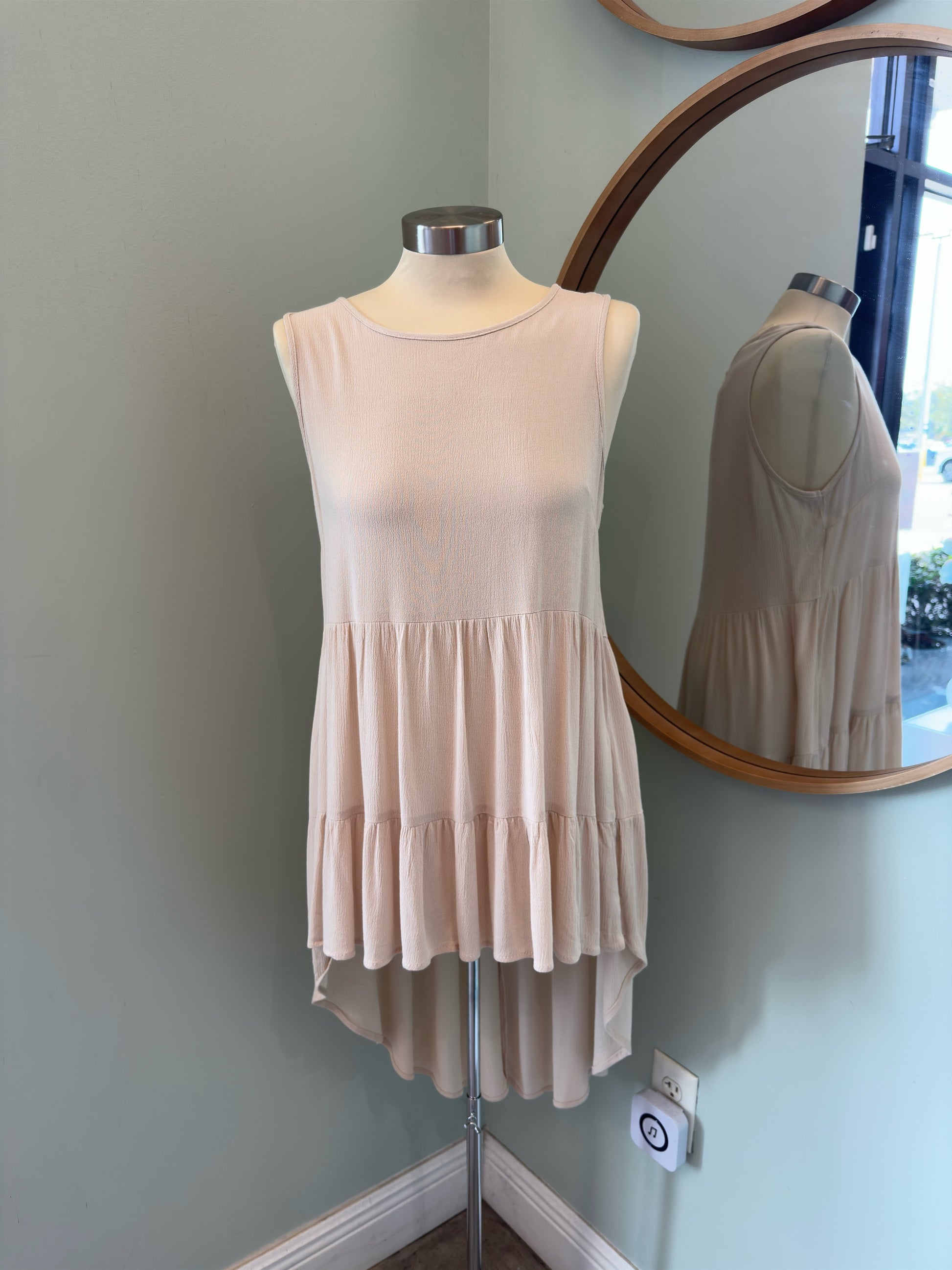 Sleeveless Tiered Highlow top