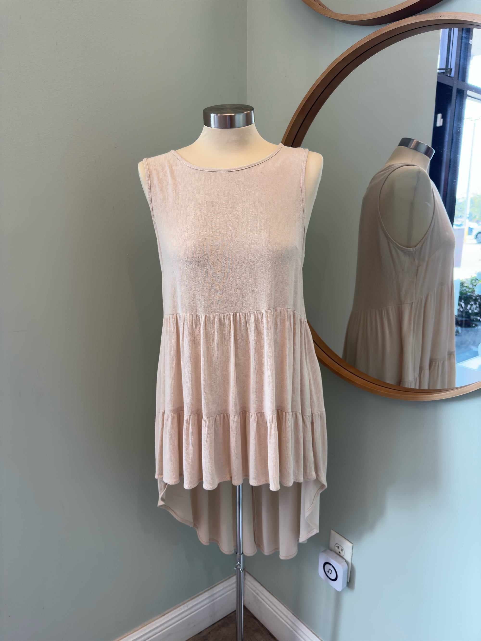 Sleeveless Tiered Highlow top